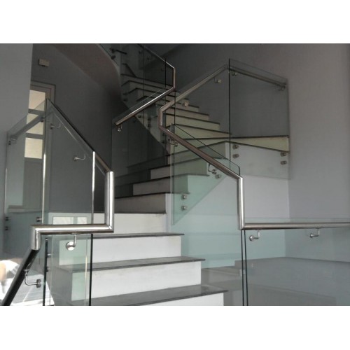 Cầu thang vách kính tay vịn inox CTK- I004